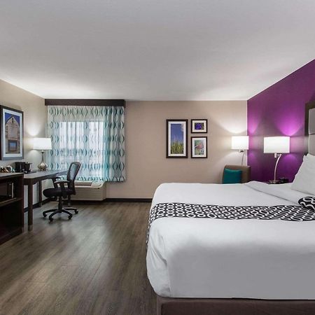 La Quinta By Wyndham Effingham Hotel Exterior photo