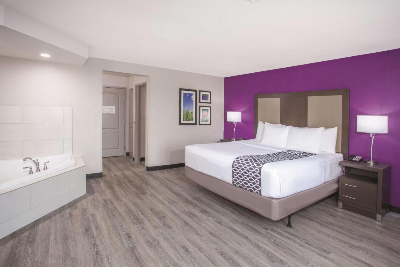 La Quinta By Wyndham Effingham Hotel Exterior photo