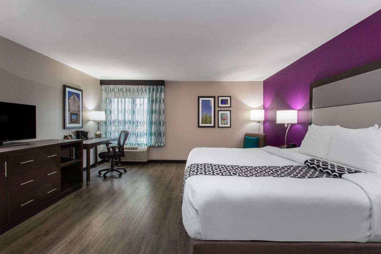 La Quinta By Wyndham Effingham Hotel Exterior photo